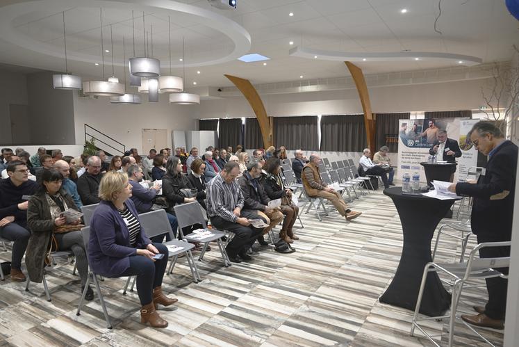 Jeudi 14 mars, à l’espace Guillon de Villebarou. Environ 130 personnes étaient réunies pour l'assemblée générale de l'AS Centre-Loire. 