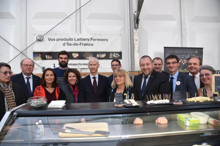Dans l'allée des producteurs, l'Association des fermes laitières et fromagères d'Île-de-France disposait d'un espace dégustation-vente. Elle a également organisé le concours des meilleurs produits au lait de vache franciliens dimanche 24 mars (les résultats seront détaillés dans une prochaine édition).