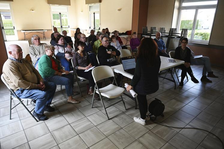 Vendredi 15 mars, à Ouzouer-sous-Bellegarde. La FNSEA 45 a organisé une réunion d'information sur le travail à la retraite. 