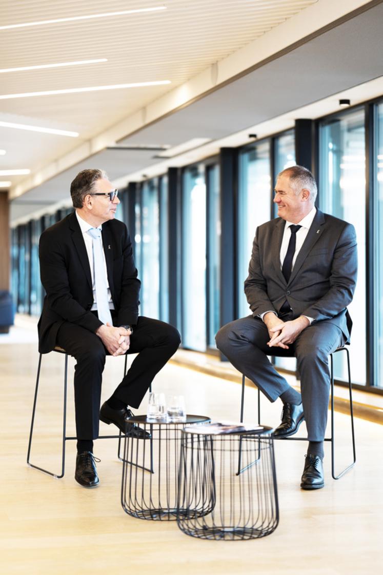 Michel Ganzin (à g.), directeur général du Crédit agricole d'Île-de-France, et Guillaume Vanthuyne, président de son conseil d’administration.