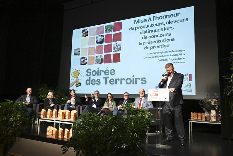 Mercredi 3 avril, à La Chaussée-Saint-Victor. La SDA 41 a organisé une Soirée des terroirs pour récompenser les producteurs locaux et les remercier pour leur travail.