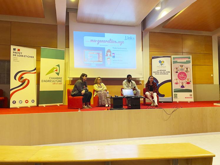 Mardi 26 mars, à Blois. Une table ronde a eu lieu après la conférence sur le thème du management des nouvelles générations.