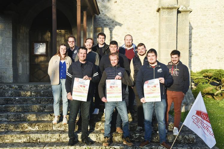 Mardi 9 avril, à Pré-Saint-Évroult. Autour du président du canton JA de Bonneval, Théo Sadorge-Hardy (1er rang au c.), et de celui de JA 28, Sylvain Marcuard (à d.), les réunions se succèdent pour préparer Plus belle la campagne.