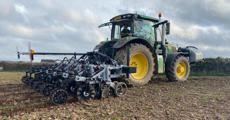 La vitesse de travail en strip-till est en général de 5-6 km/h.