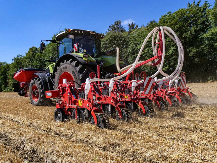 L'intervention en solo du strip-till peut être l'occasion d'apporter de l'engrais en localisé.