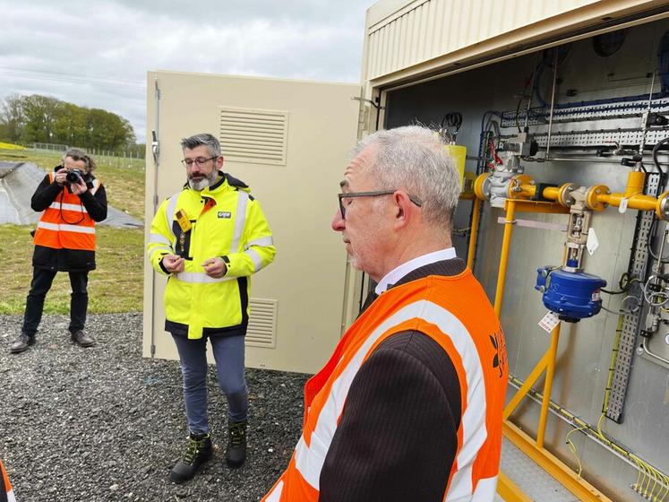 Le biogaz purifié pour devenir du biométhane peut être alors injecté dans le réseau de GRTgaz, qui l'achemine dans les foyers. 