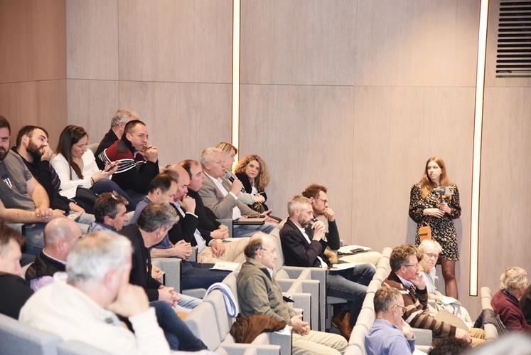 De nombreux échanges ont eu lieu sur les sujets de préoccupation actuelle : PLOAA, normes, produits phytosanitaires, actions à mener, etc.