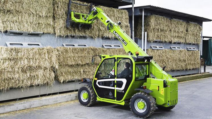 Avec une hauteur de levage approchant les 6 mètres, les chargeurs télescopiques compacts sont largement supérieurs à un tracteur avec chargeur.