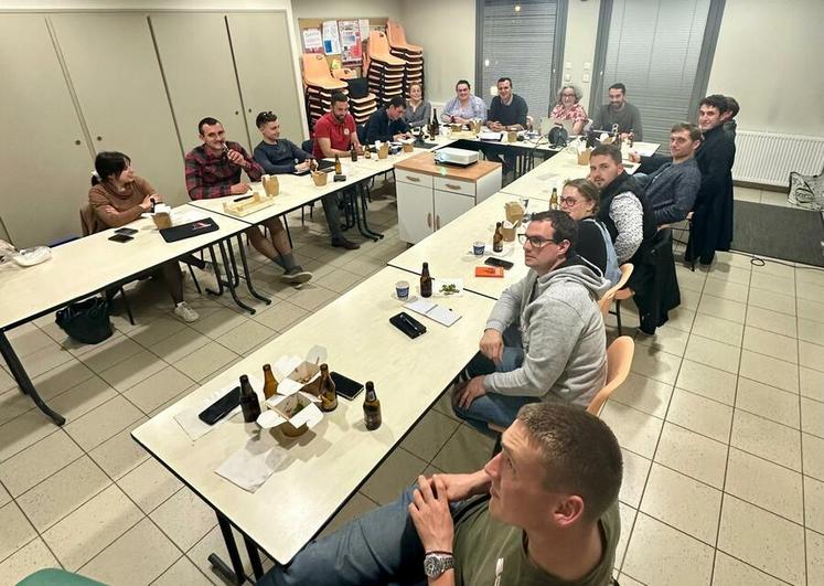 Mardi 7 mai, à Nesploy. Le conseil d'administration de JA 45 s'est réuni dans une ambiance studieuse.