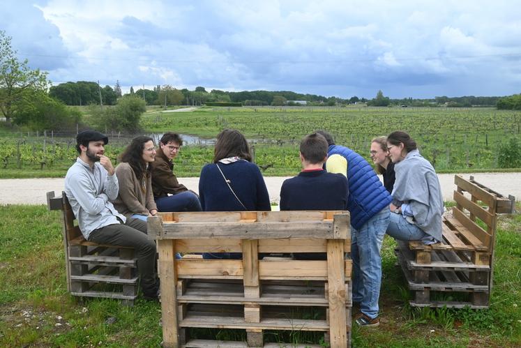 Samedi 18 mai, à Cormeray. À l'occasion du Pique-nique des Vignerons indépendants qui s'est déroulé le week-end de la Pentecôte, une soixantaine de participants se sont retrouvés au Domaine de Montcy.