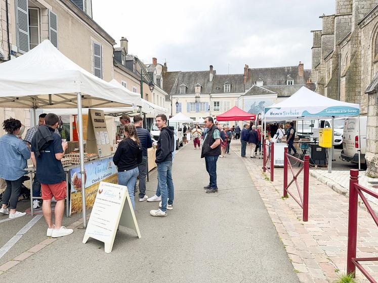 Lundi 20 mai, à Bonneval. L'opération de Jeunes agriculteurs du canton, Plus belle la campagne, a fait la part belle à un marché de producteurs.