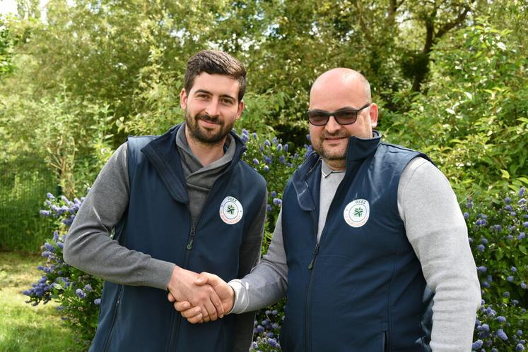 Cédric Perdereau (à g.) succède à Nicolas Tripot-Fouteau au poste de président du Service de remplacement du Loiret.