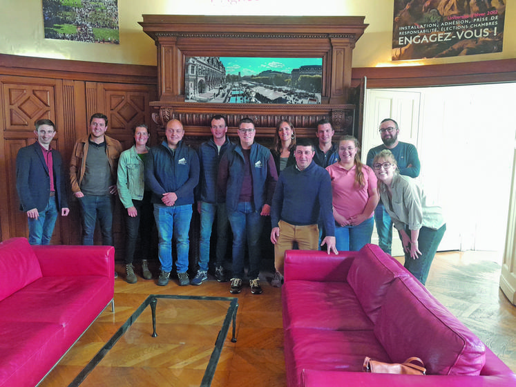 Plusieurs membres de Jeunes agriculteurs de Loir-et-Cher se sont rendus à Paris vendredi dernier. Après avoir été reçus à JA national, ils ont été reçus par Marc Fesneau et ont assisté à des débats sur la LOAA à l'Assemblée nationale. 