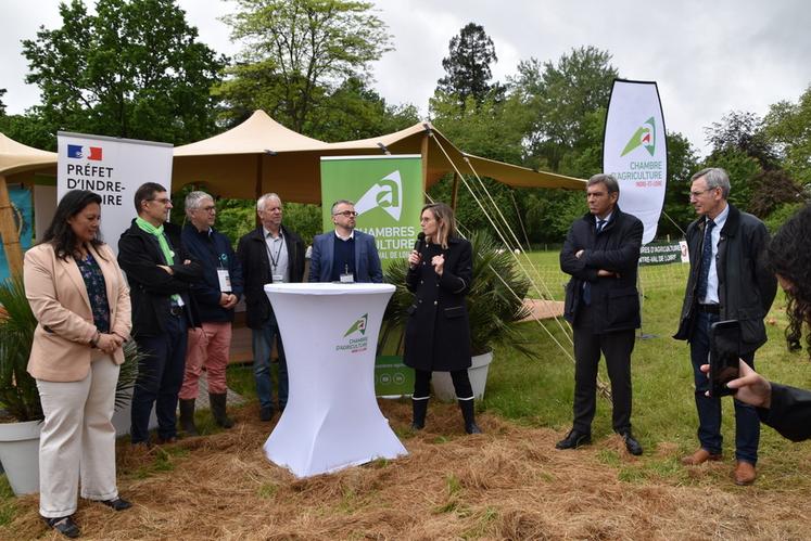 Le 14 mai, à Fondettes (Indre-et-Loire). Lors du rendez-vous Tech&amp;bio, Agnès Pannier-Runacher a rappelé les soutiens annoncés pour accompagner la transition de l’agriculture et la nécessité de trouver des alternatives aux produits présentant un bénéfice/risque défavorable.