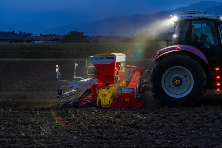 La visibilité est optimale même de nuit grâce au kit d'éclairage en option.