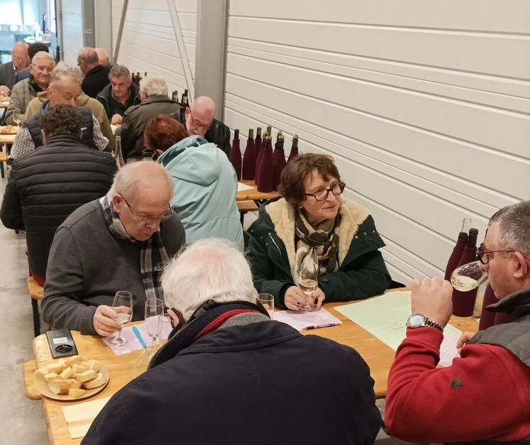 Mercredi 24 avril, la SDA 41 a organisé le Concours des vins de l'appellation Touraine-Mesland au Domaine des Terres noires, à Veuzain-sur-Loire.