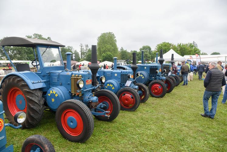 Le club Lanz a présenté une jolie collection de tracteurs anciens pour le plus grand plaisir des amateurs.