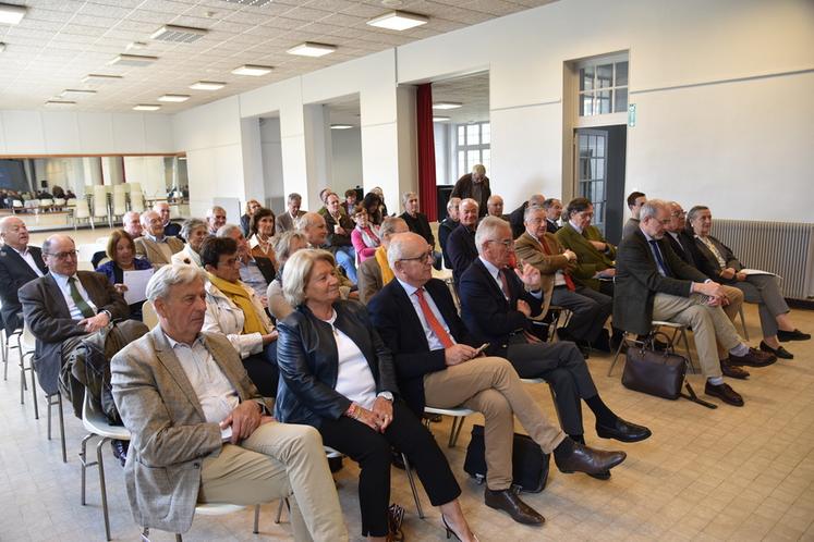 Un auditoire attentif qui a reçu la visite de la députée de la circonscription.