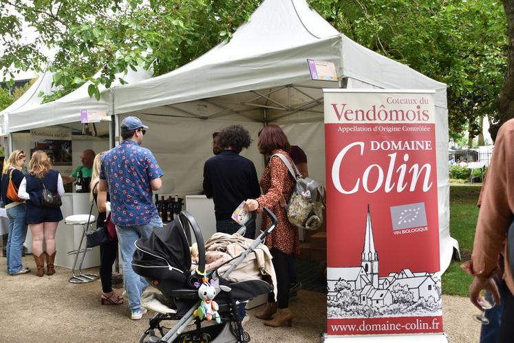 Samedi 25 et dimanche 26 mai, à Tours. Des vignerons et viticulteurs de Loir-et-Cher ont participé au salon Vitiloire, comme ici le Domaine Colin.