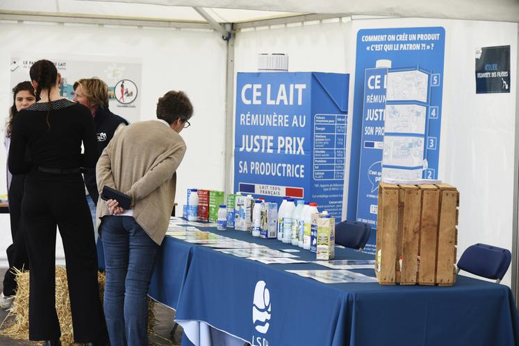 Plusieurs stands étaient mis en place pour présenter de façon ludique toutes les étapes de production et de valorisation du lait à LSDH.