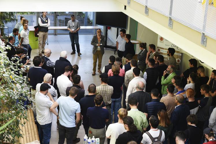 Jeudi 6 juin, à Bellegarde. En amont des ateliers, le directeur du CFA, Manuel Da Costa, a tenu à remercier les acteurs de la filière forêt présents.