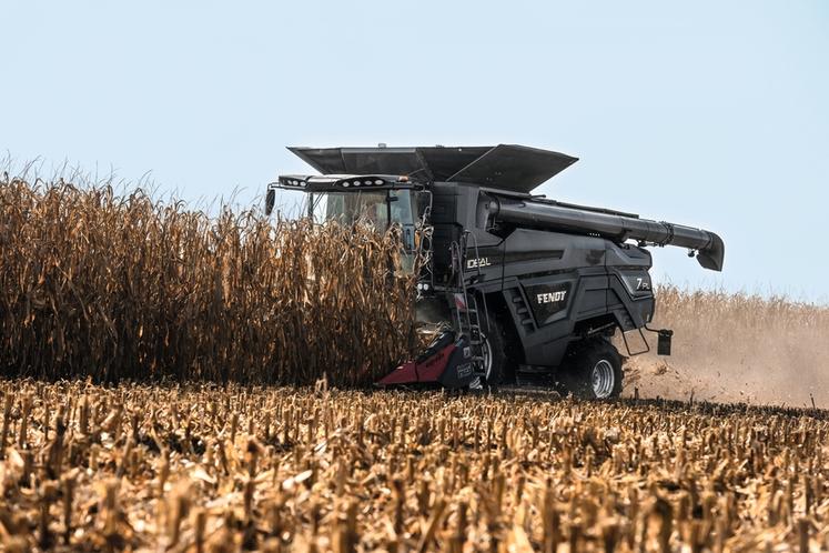 L'entraînement de la barre de coupe à vitesse variable peut être commandé pour les modèles Fendt Ideal 7, 7T, 8 et 8T.