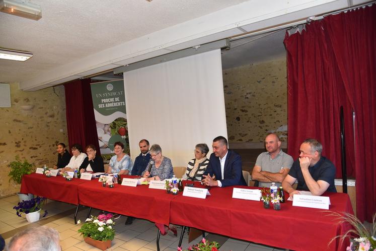 Échouboulains, mardi 11 juin. L'ensemble des intervenants (excepté la conseillère départementale, Nolwenn Le Bouter, absente sur la photo) lors de l'assemblée générale des anciens exploitants agricoles de Seine-et-Marne.