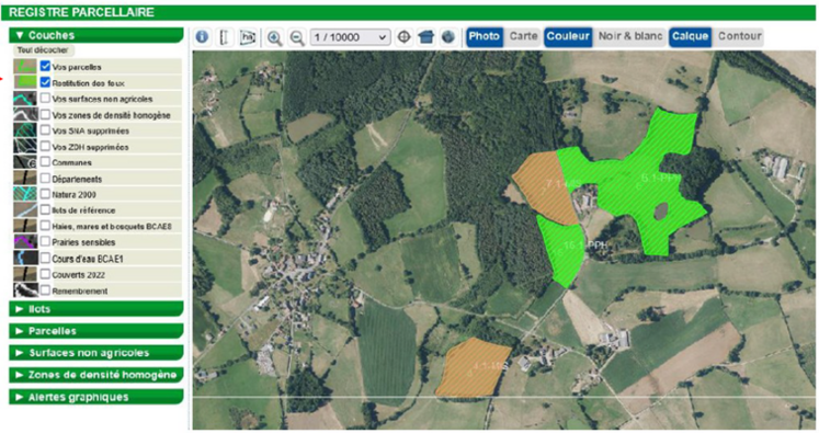 Dans le menu « Couches », il faut sélectionner « Restitution des feux » pour voir la couleur de chaque parcelle.