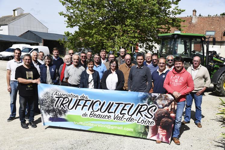 Jeudi 13 juin, à Villamblain. Les membres de l'Association des trufficulteurs de Beauce-Val de Loire se sont réunis en assemblée générale.
