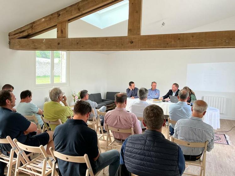 Lundi 17 juin, au Plessis-Gassot (Val-d’Oise). L'assemblée générale du syndicat du Pays de France s'est déroulée dans un contexte particulier.