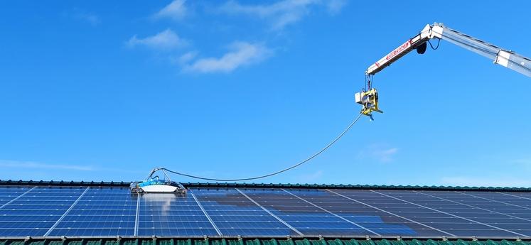 Le robot Helios permet 10 à 15 % d'énergie supplémentaire grâce à son lavage.