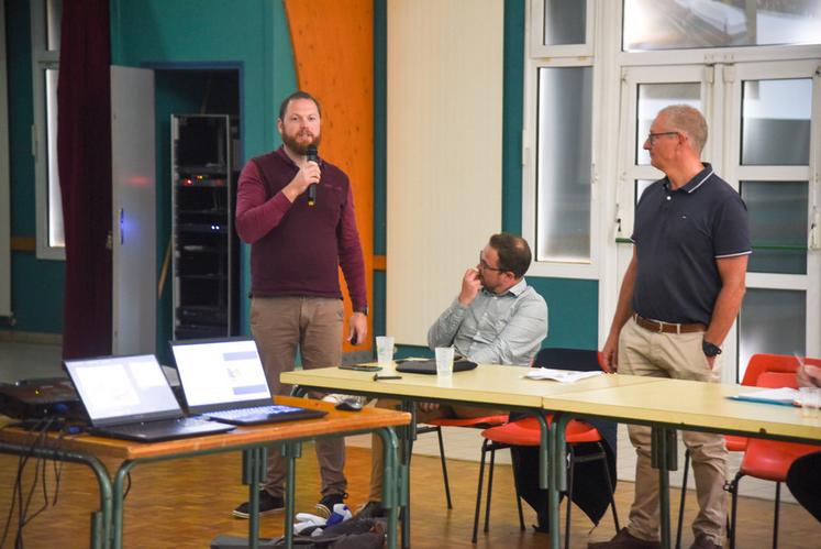 Le 6 juin, à Terminiers. Les animateurs de l'association Hommes et Territoires, on fait le point sur leurs actions en zone Natura 2000.