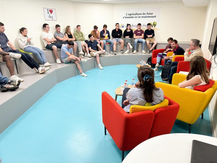 Mardi 4 juin, à Châteaudun. Les étudiants du BTS Acse* de Nermont ont organisé leur premier Rendez-vous Acse-Agri sous forme de table ronde.