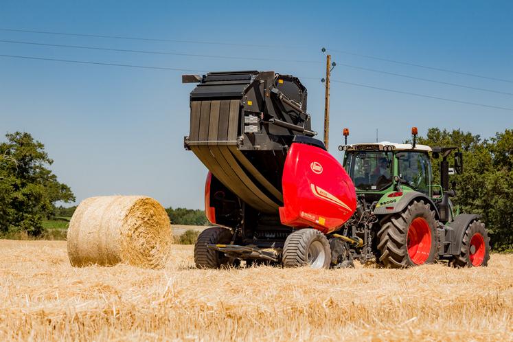 La mesure d’humidité est aussi intéressante à la récolte de la paille, de façon à mieux estimer le moment où il faut arrêter le pressage quand l’humidité devient trop importante.