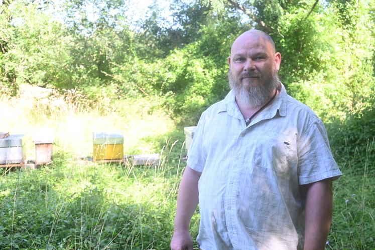 Yann Goffart est apiculteur installé depuis juin 2023 à Saint-Lubin-en-Vergonnois. Il revient sur cette année 2024 qui s'avère être catastrophique.