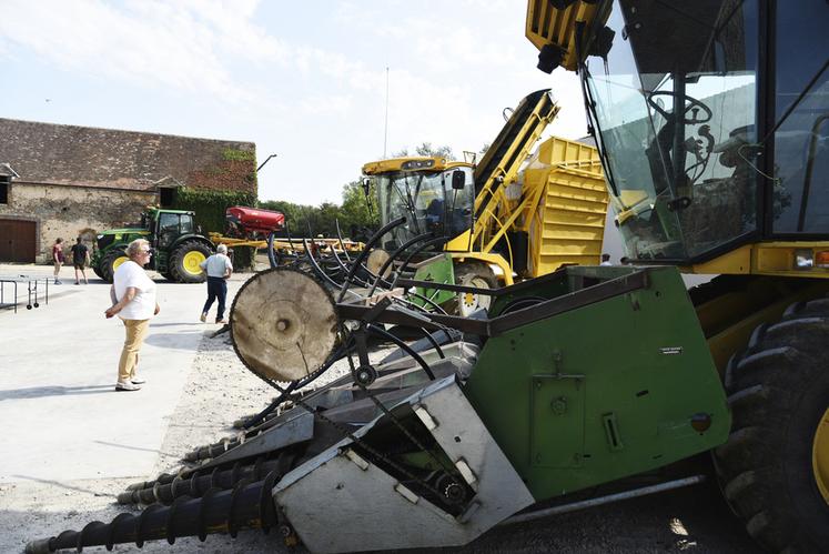 Une troisième ferme organisait des portes ouvertes à Louzouer pour dévoiler notamment ses machines destinées à la culture d'oignons.