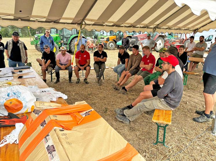 Les laboureurs qualifiés lors des épreuves départementales se sont affrontés dans deux catégories : à plat ou en planches.
