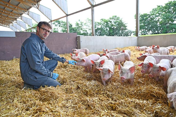 À La Bazoche-Gouet (Eure-et-Loir), Laurent Guglielmi est à la tête des Cochonnailles du Haut-Bois depuis 2005. 