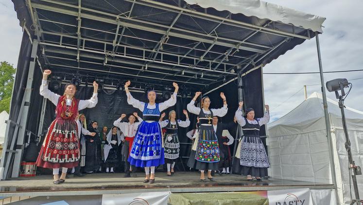 Les visiteurs pouvaient assister à des démonstrations de vira, une danse traditionnelle portugaise en trois temps originaire de la région du Minho.