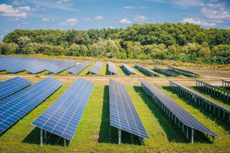 Depuis avril dernier, un décret encadre les conditions d’implantation des installations photovoltaïques sur les espaces agricoles, naturels et forestiers.