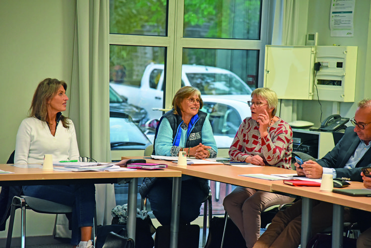 Sophie Desforges et Pascale Dufour, administratrices de la MSA, sont intervenues pour sensibiliser les participants à l’importance des élections MSA 2025.