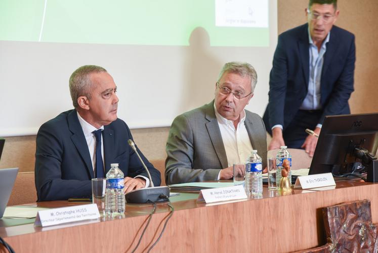 Lundi 16 septembre, à Chartres. Éric Thirouin a présidé l'avant-dernière session Chambre de la mandature aux côtés du préfet Hervé Jonathan, annonçant qu'il ne briguerait pas de nouveau mandat.