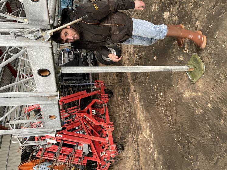 Un système de béquille sécurise le dépliage de la rampe.