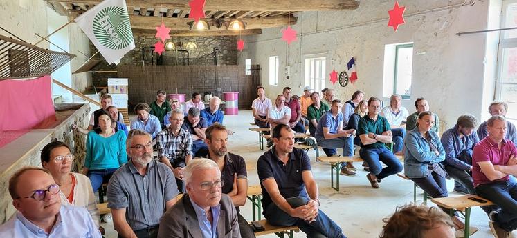 Le Plessis-Placy, vendredi 20 septembre. Les réunions de secteur sont l'occasion d'échanger au plus près du terrain avec les adhérents.