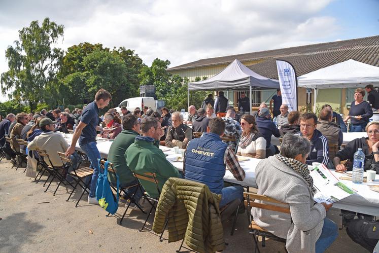 Un déjeuner convivial a réuni les participants de la plateforme maraîchage organisée le 17 septembre dernier. 