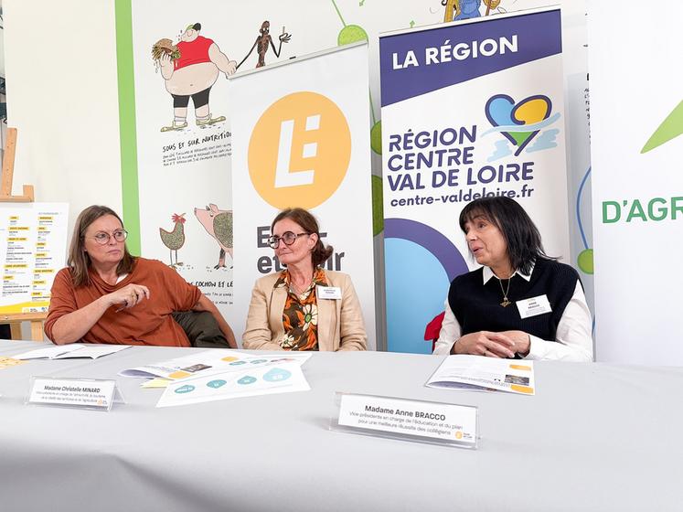 Le 25 septembre, à Chartres. La conseillère régionale Estelle Cochard, les vice-présidente du Département, Christelle Minard et Anne Bracco, ont annoncé le lancement du nouveau Marché alimentaire pour la restauration collective.