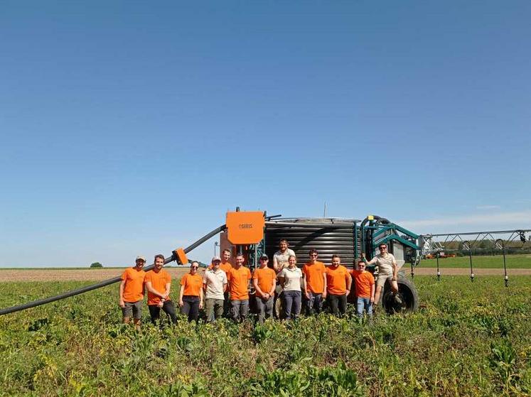 Osiris devrait commercialiser Oscar dès l’été 2025 par le distributeur Verhaeghe Irrigation. Sa mise au point a nécessité le travail acharné de toute une équipe.