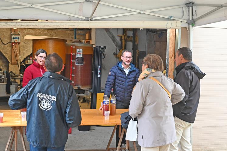 Dimanche 6 octobre, à Thoré-la-Rochette. La traditionnelle Fête de la bernache, organisée par l'association des Caves aux Caux, a une nouvelle fois mis en avant cette boisson de terroir.