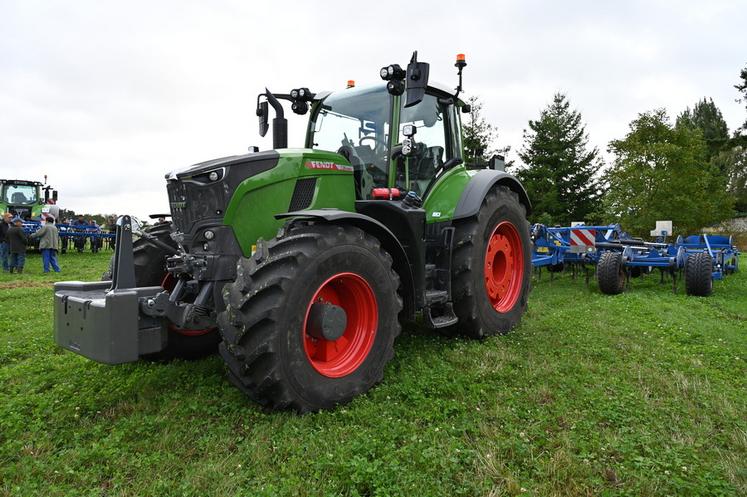 Chez Fendt, la gamme 1000 propose des motorisations de 380 à 517 chevaux, avec un concept de régime moteur abaissé.