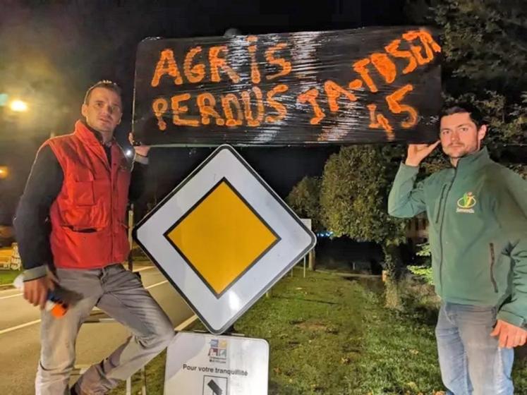 Valentin Caron, président de JA 45 (à g.), a pu s'appuyer sur les 200 adhérents des deux réseaux mobilisés durant la nuit. 